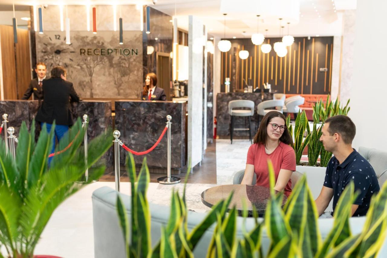 Hotel Crystal Wellness & Spa Superior Sovata Bagian luar foto