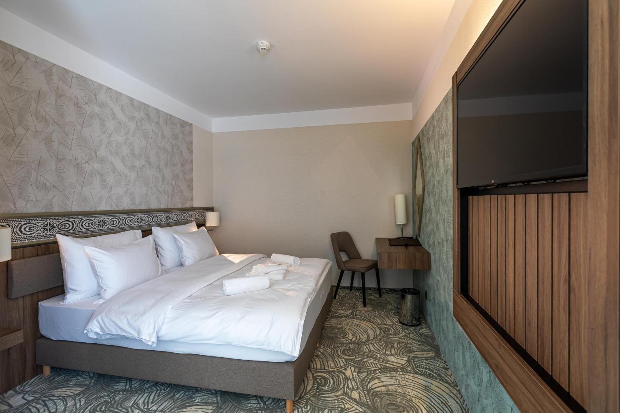 Hotel Crystal Wellness & Spa Superior Sovata Bagian luar foto