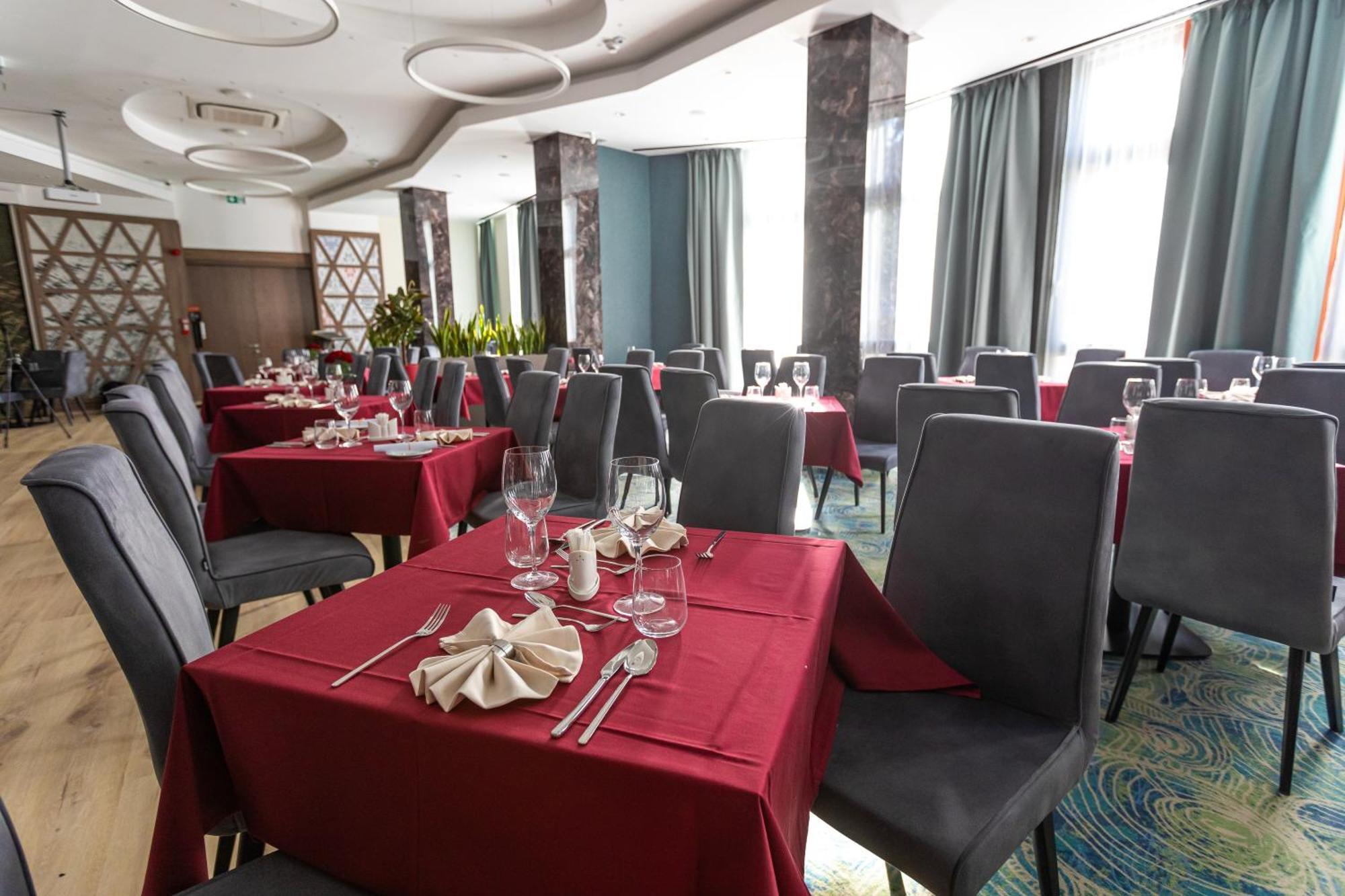 Hotel Crystal Wellness & Spa Superior Sovata Bagian luar foto