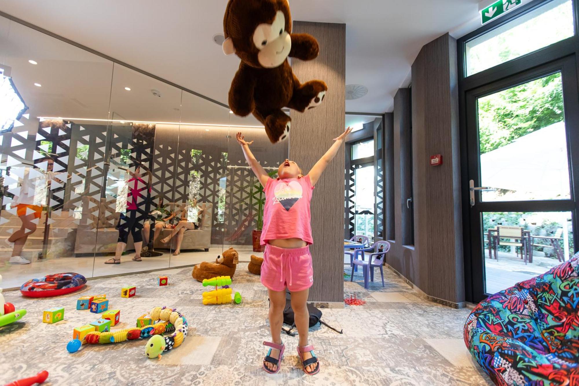 Hotel Crystal Wellness & Spa Superior Sovata Bagian luar foto