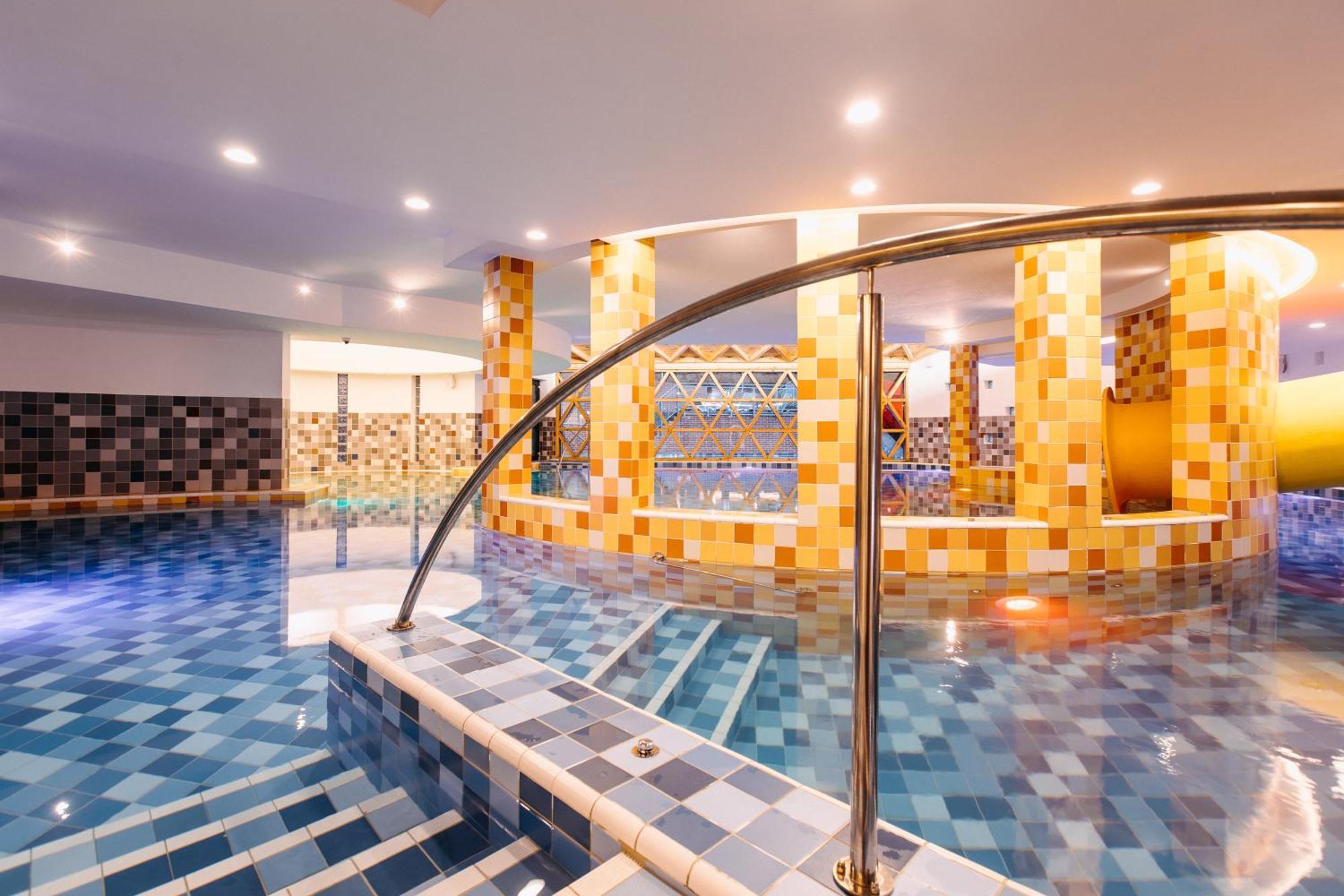 Hotel Crystal Wellness & Spa Superior Sovata Bagian luar foto