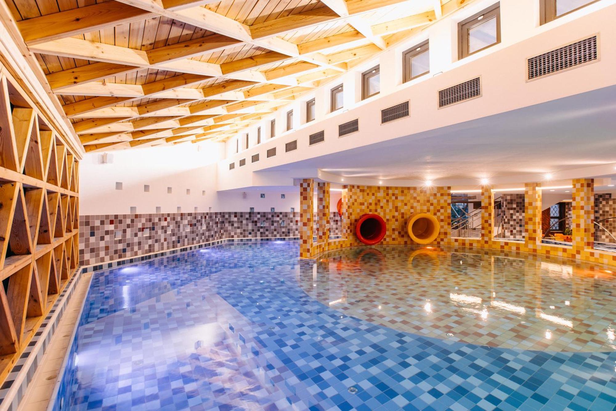 Hotel Crystal Wellness & Spa Superior Sovata Bagian luar foto
