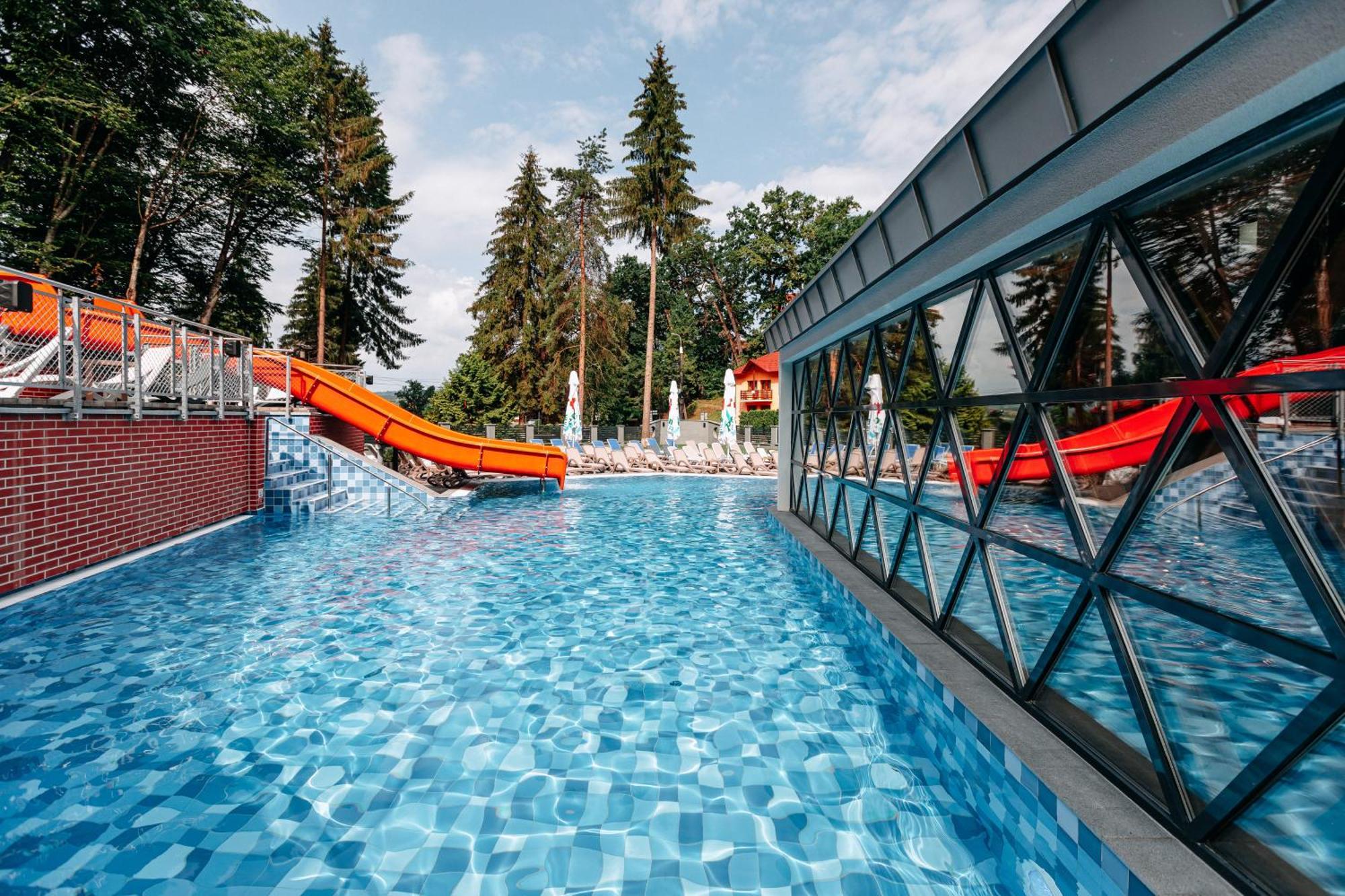 Hotel Crystal Wellness & Spa Superior Sovata Bagian luar foto