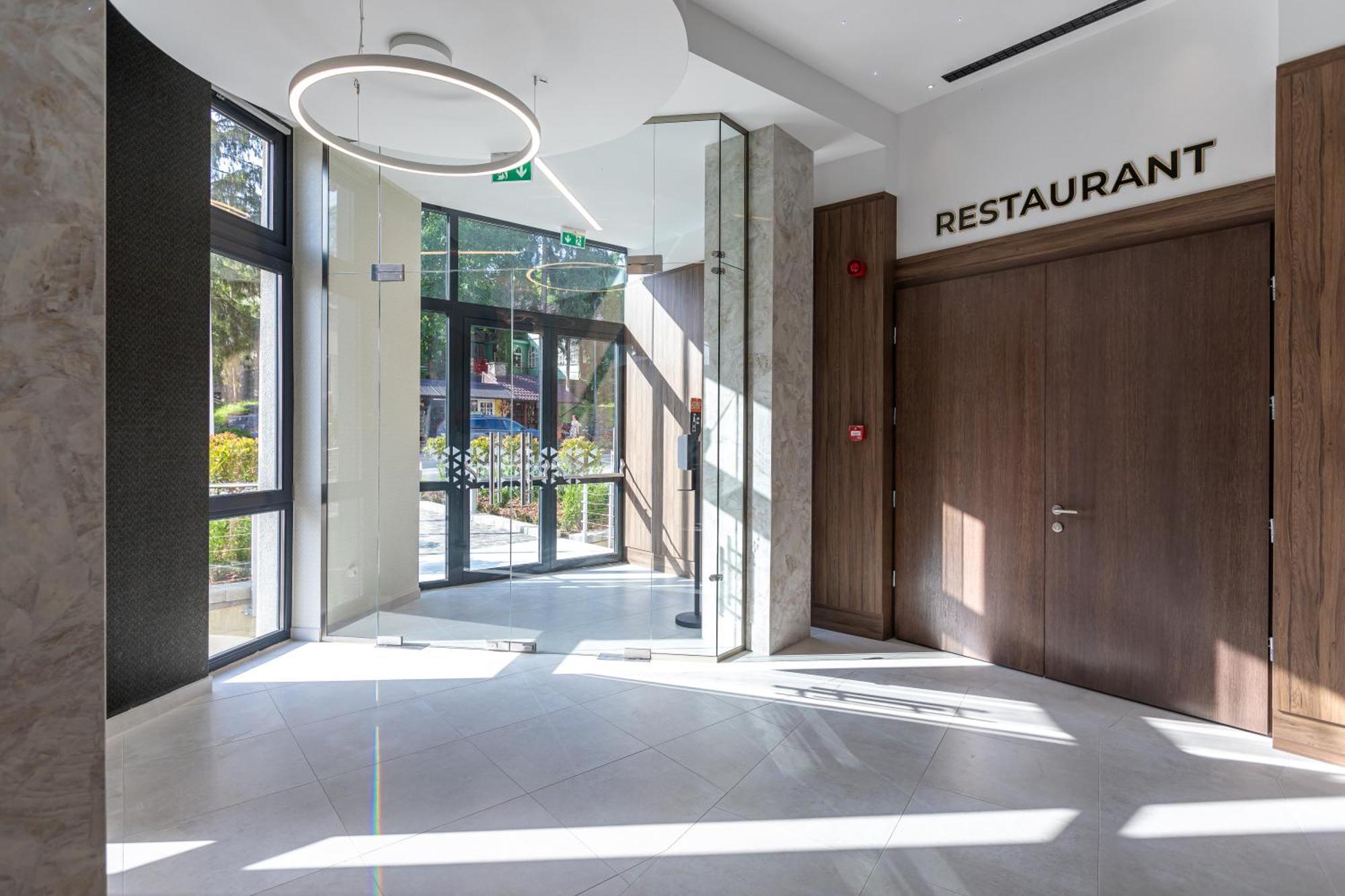 Hotel Crystal Wellness & Spa Superior Sovata Bagian luar foto