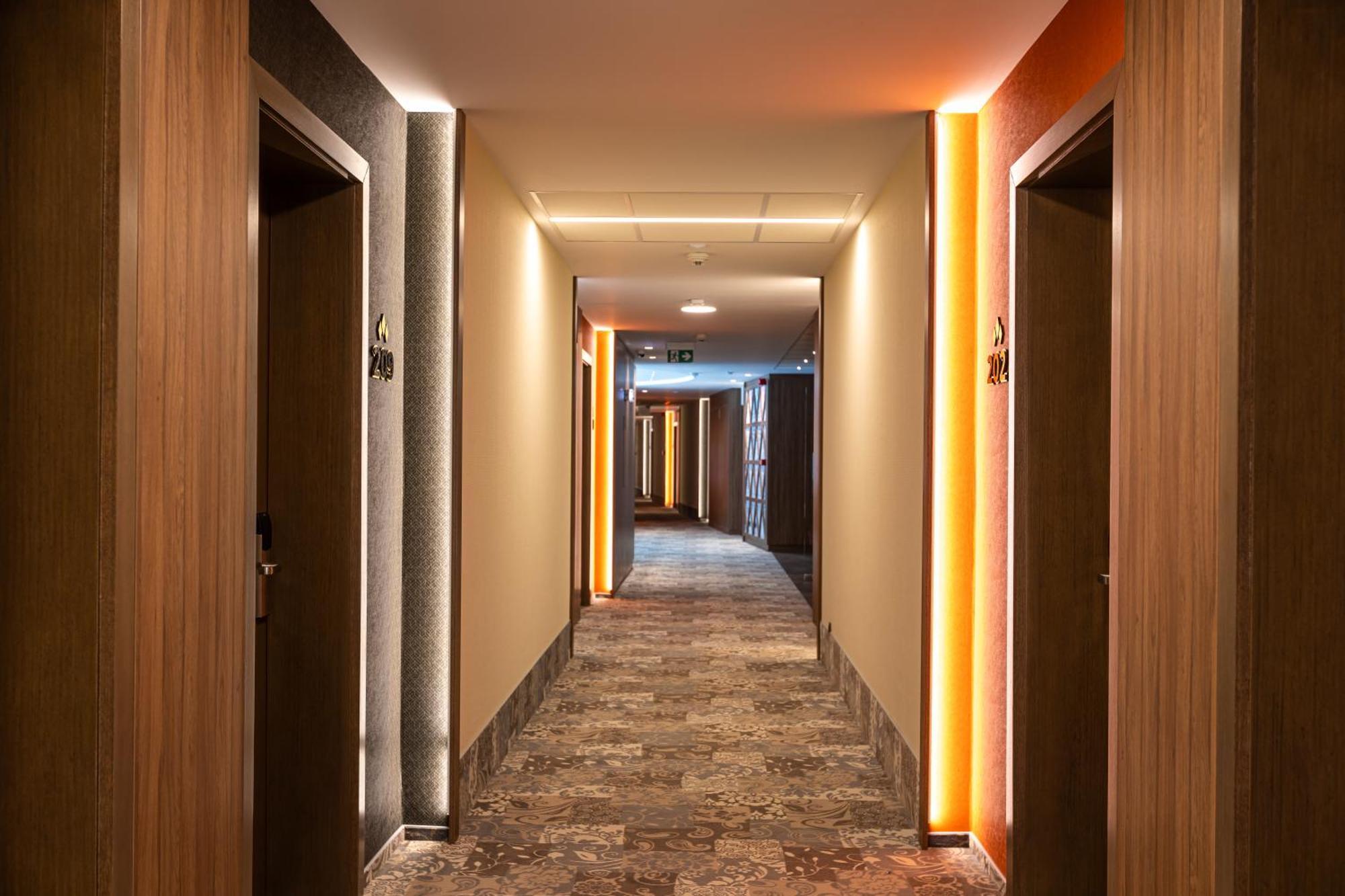 Hotel Crystal Wellness & Spa Superior Sovata Bagian luar foto